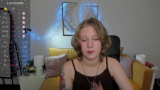 Hailey Foxy online show from September 21, 2025, 8:49 am