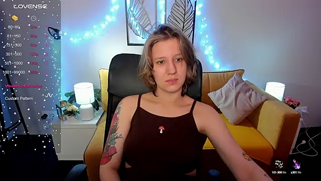 Hailey Foxy online show from October 13, 2025, 8:47 am