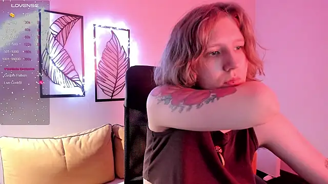 Hailey Foxy online show from November 6, 2025, 9:21 am