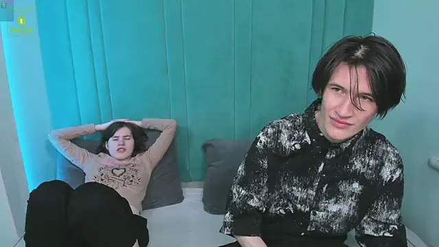 ViviaraNGendy online show from October 12, 2025, 10:47 am