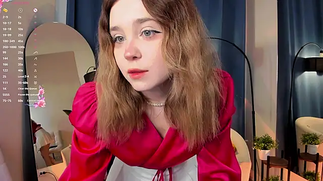 Snapshot of Lina_Glow chatting on September 12, 2025, 6:35 am Lina Glow online show from September 12, 2025, 6:35 am