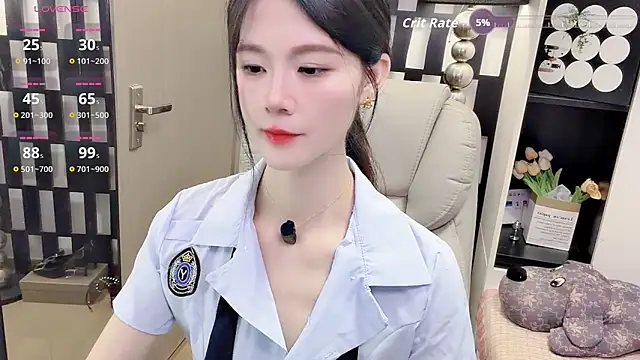 Yueyue-MM online show from May 6, 2026, 1:57 am