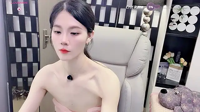Yueyue-MM online show from May 19, 2026, 2:01 pm