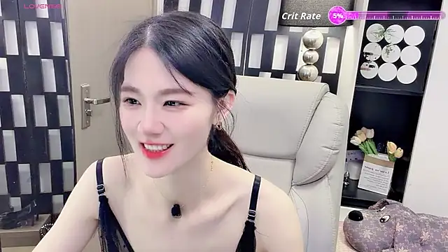 Yueyue-MM online show from May 26, 2026, 12:28 am