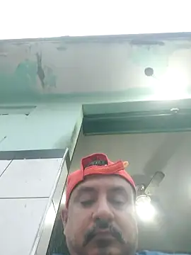 Snapshot of andrerj22 chatting on October 7, 2025, 8:28 pm andrerj22 online show from October 7, 2025, 8:28 pm