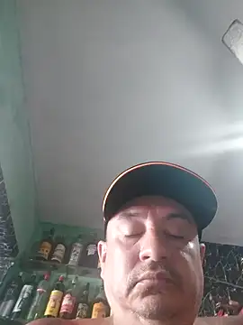 Snapshot of andrerj22 chatting on October 24, 2025, 6:15 pm andrerj22 online show from October 24, 2025, 6:15 pm