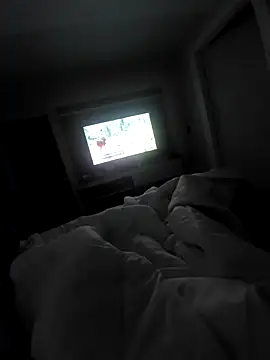 andrerj22 online show from November 9, 2025, 1:42 pm