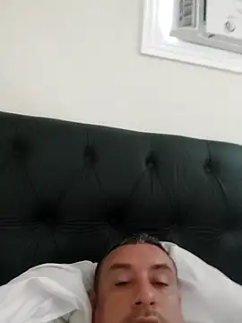 andrerj22 online show from April 8, 2026, 2:39 pm