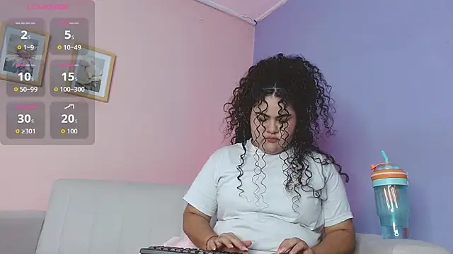 Snapshot of lourdes_moon22 chatting on October 9, 2025, 1:09 pm lourdes moon22 online show from October 9, 2025, 1:09 pm