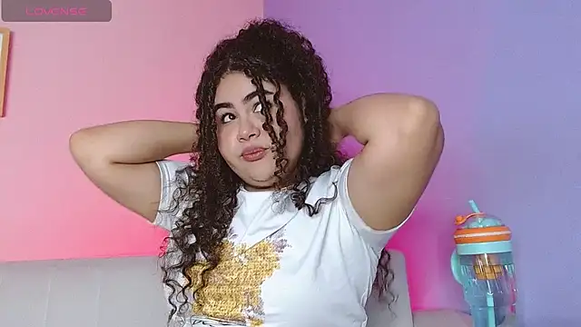 Snapshot of lourdes_moon22 chatting on October 16, 2025, 1:01 pm lourdes moon22 online show from October 16, 2025, 1:01 pm