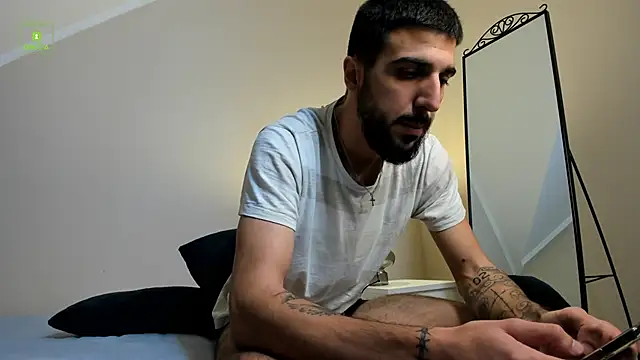 Zeyn Edwards online show from October 2, 2025, 10:55 am