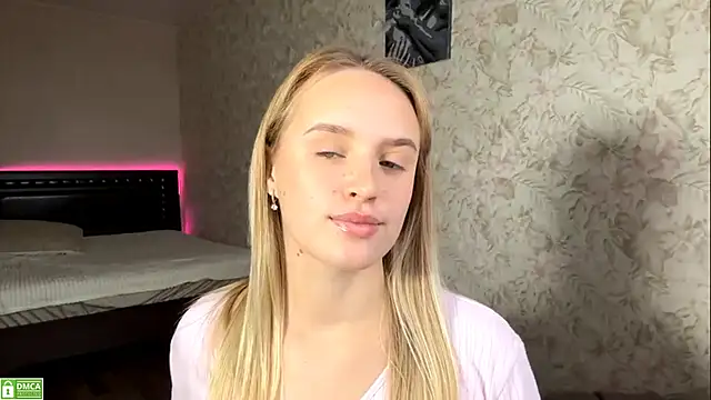 ElisabetLorney online show from October 28, 2025, 7:34 am