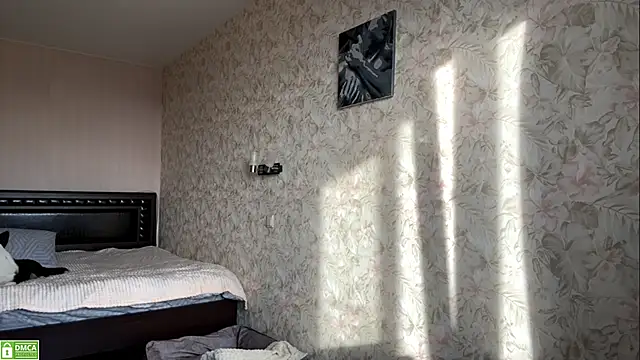 ElisabetLorney online show from November 8, 2025, 8:14 am