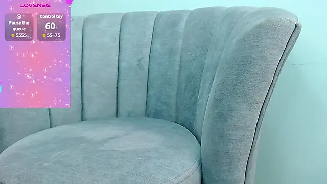 akisha lims26 online show from October 13, 2025, 1:00 pm