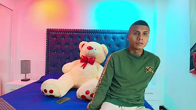 Damian and roxanne online show from October 13, 2025, 12:38 pm