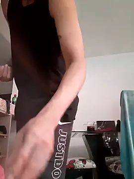 Alejandro92 cali online show from November 1, 2025, 3:25 pm