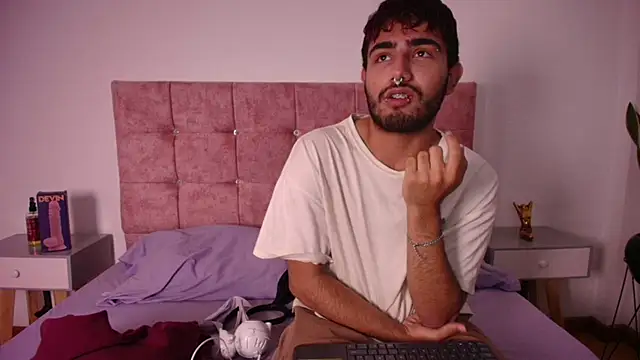 Ares Alpha online show from November 8, 2025, 6:40 pm