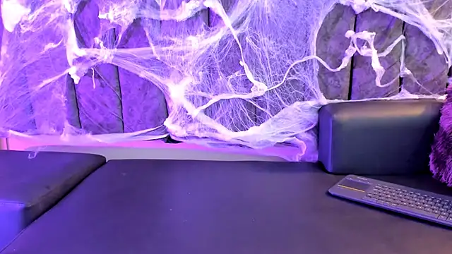 Rowan Mills online show from October 8, 2025, 8:17 pm