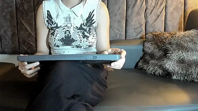 Rowan Mills online show from November 7, 2025, 7:58 pm