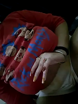 cherrydesuza69 online show from November 4, 2025, 1:43 pm