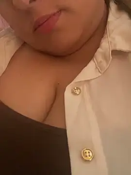 bruna438 online show from September 23, 2025, 3:37 pm