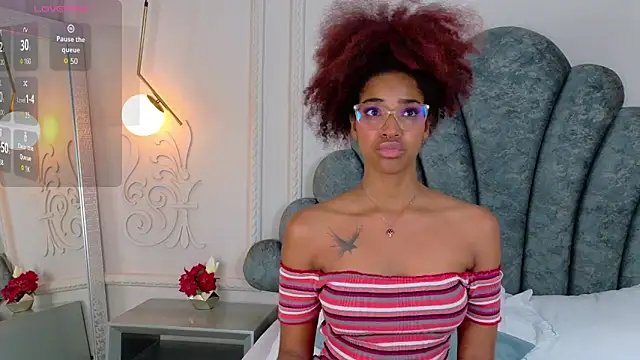 Charlotte-Novac online show from October 8, 2025, 1:53 pm