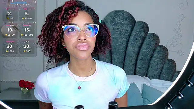 Charlotte-Novac online show from October 30, 2025, 2:07 pm