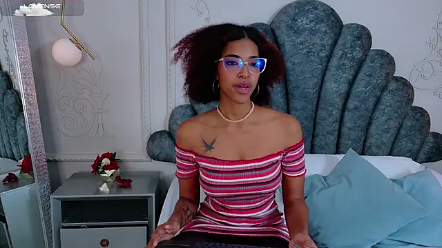 Charlotte-Novac online show from November 8, 2025, 1:22 pm