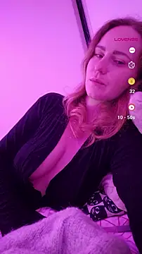 Snapshot of LyraHotty chatting on March 12, 2026, 6:58 pm LyraHotty online show from March 12, 2026, 6:58 pm