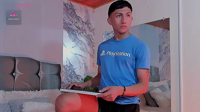 oliver mr  online show from January 15, 2026, 8:45 pm