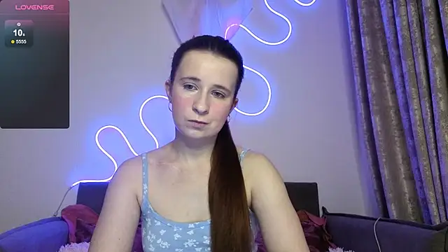 Snapshot of _Linett_ chatting on November 5, 2025, 7:03 pm Linett online show from November 5, 2025, 7:03 pm