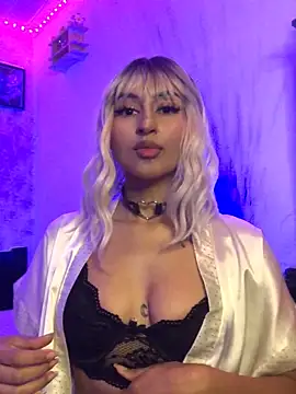 Samara SaenzV online show from October 19, 2025, 5:30 am