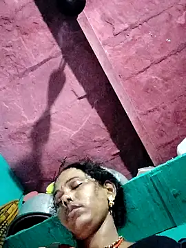 Snapshot of Pooja750 chatting on September 21, 2025, 8:32 pm Pooja750 online show from September 21, 2025, 8:32 pm