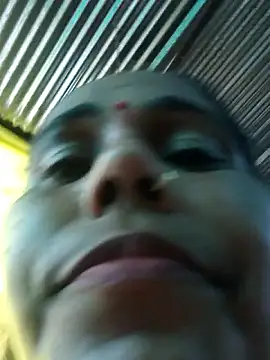 Snapshot of Pooja750 chatting on September 27, 2025, 11:04 am Pooja750 online show from September 27, 2025, 11:04 am