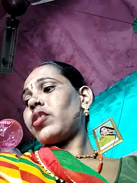 Snapshot of Pooja750 chatting on October 5, 2025, 6:56 am Pooja750 online show from October 5, 2025, 6:56 am