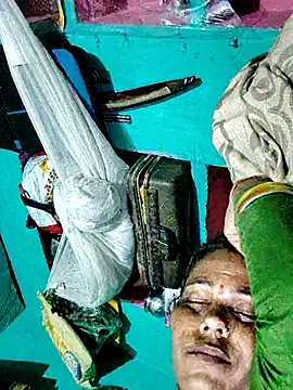 Snapshot of Pooja750 chatting on October 8, 2025, 8:17 pm Pooja750 online show from October 8, 2025, 8:17 pm