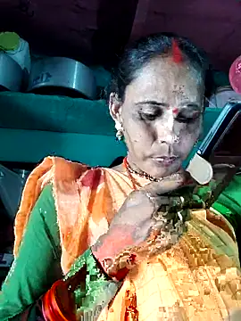 Snapshot of Pooja750 chatting on October 12, 2025, 5:28 am Pooja750 online show from October 12, 2025, 5:28 am