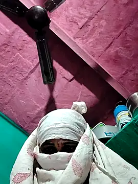 Snapshot of Pooja750 chatting on October 14, 2025, 7:03 pm Pooja750 online show from October 14, 2025, 7:03 pm