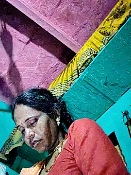 Snapshot of Pooja750 chatting on October 17, 2025, 10:56 pm Pooja750 online show from October 17, 2025, 10:56 pm