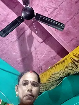 Snapshot of Pooja750 chatting on October 25, 2025, 9:39 am Pooja750 online show from October 25, 2025, 9:39 am