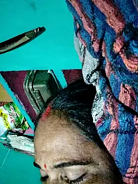 Snapshot of Pooja750 chatting on November 3, 2025, 4:41 pm Pooja750 online show from November 3, 2025, 4:41 pm