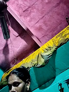 Snapshot of Pooja750 chatting on November 4, 2025, 6:40 pm Pooja750 online show from November 4, 2025, 6:40 pm