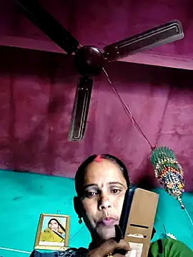 Snapshot of Pooja750 chatting on November 5, 2025, 6:46 am Pooja750 online show from November 5, 2025, 6:46 am