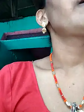 Pooja750 online show from November 23, 2025, 6:13 am