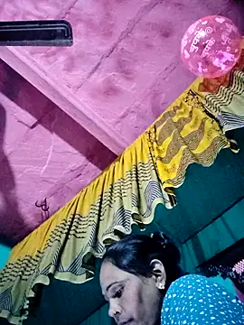 Snapshot of Pooja750 chatting on February 7, 2026, 5:05 pm Pooja750 online show from February 7, 2026, 5:05 pm