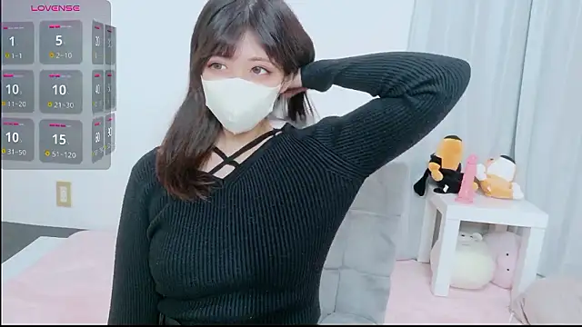 Snapshot of hinachuuu__D chatting on November 14, 2025, 5:17 am hinachuuu D online show from November 14, 2025, 5:17 am