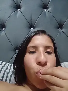 Snapshot of Liagni0 chatting on March 11, 2026, 4:07 am Liagni0 online show from March 11, 2026, 4:07 am