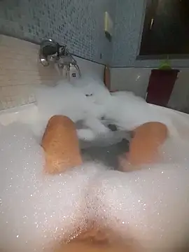 Snapshot of gigilola84 chatting on December 1, 2025, 5:18 pm gigilola84 online show from December 1, 2025, 5:18 pm