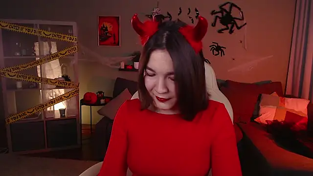 Snapshot of Halle_Berrry chatting on October 30, 2025, 2:07 pm Halle Berrry online show from October 30, 2025, 2:07 pm