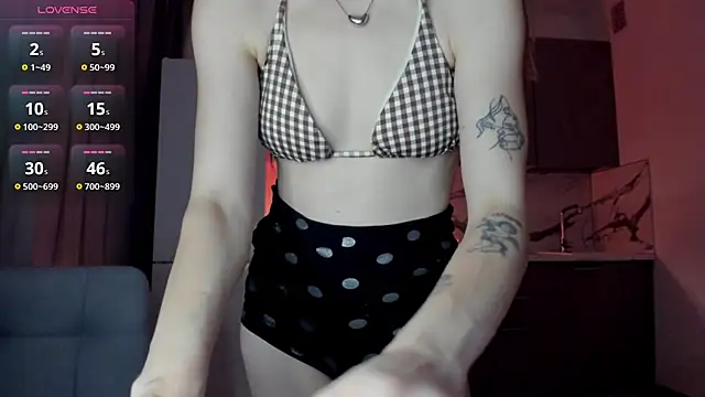 Miriamleroy  online show from October 9, 2025, 10:52 pm